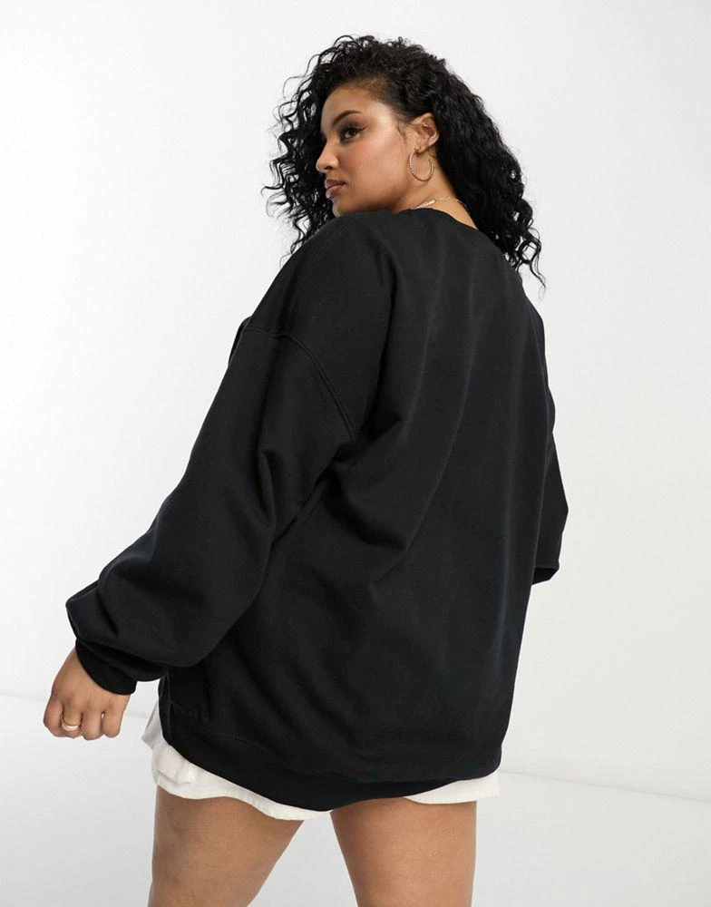 商品New Love Club Plus|New Love Club Plus sausage dog graphic sweatshirt in black,价格¥301,第2张图片详细描述
