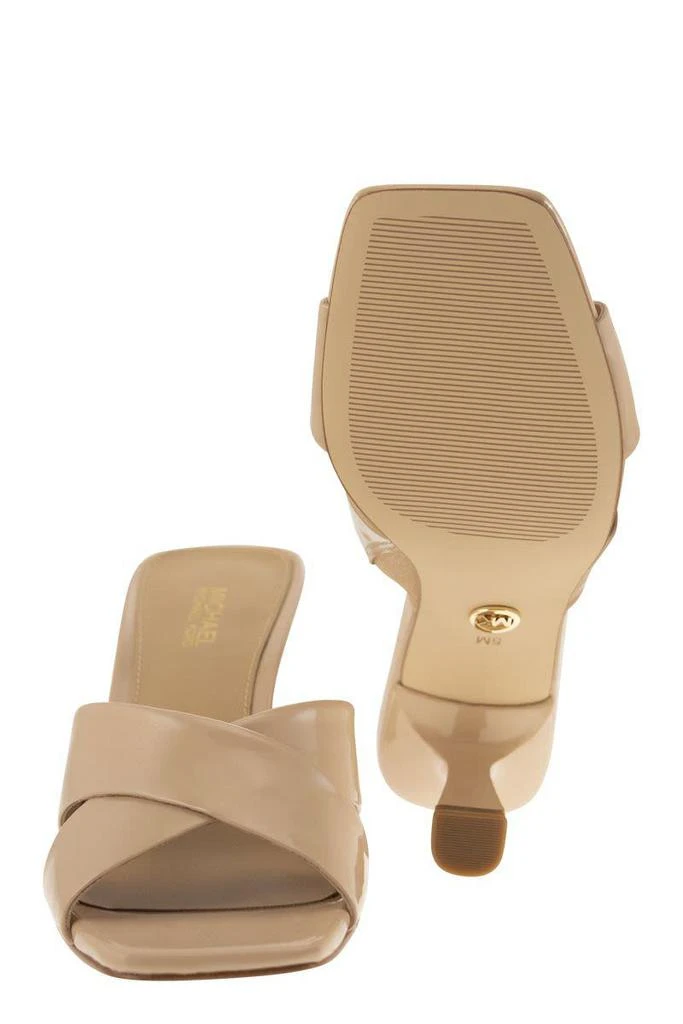 商品Michael Kors|MICHAEL KORS Clara shiny leather sabot,价格¥895,第5张图片详细描述