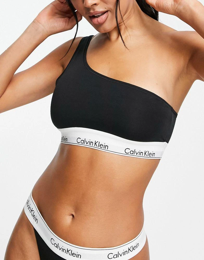 商品Calvin Klein|Calvin Klein Modern Cotton one shoulder unlined bralette in black,价格¥324,第1张图片