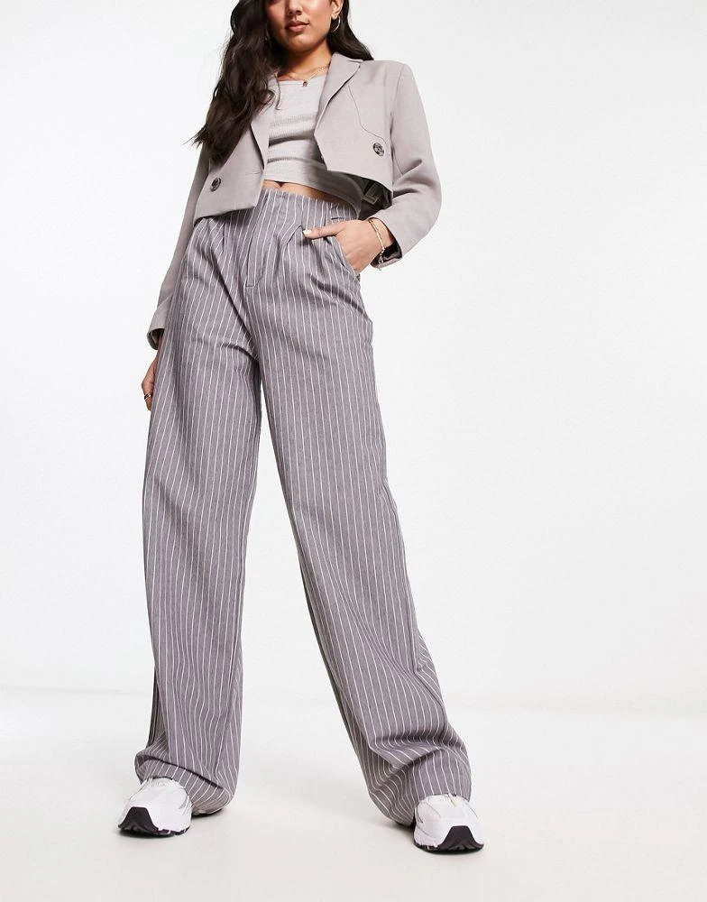 商品ASOS|ASOS DESIGN premium stretch tailored trouser in grey pinstripe,价格¥205,第4张图片详细描述