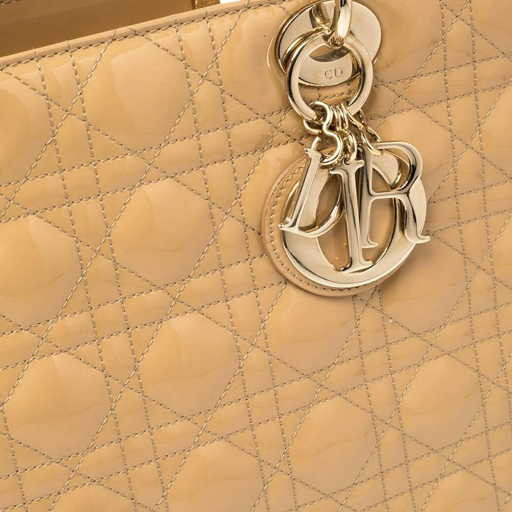 商品[二手商品] Dior|Dior Beige Cannage Patent Leather Large Lady Dior Tote,价格¥10658,第5张图片详细描述