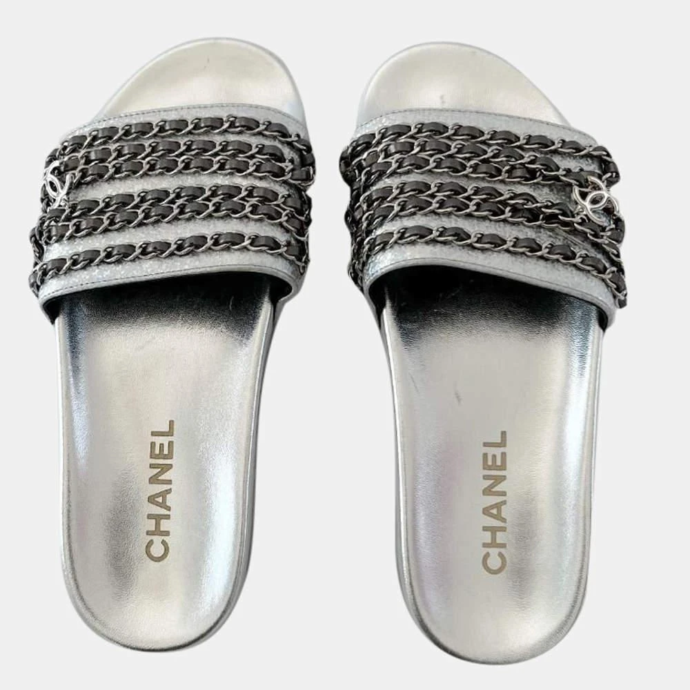 商品[二手商品] Chanel|Chanel Silver Leather Chain Detail Interlocking CC Logo Slides Sandals Size EU 38,价格¥5947,第2张图片详细描述