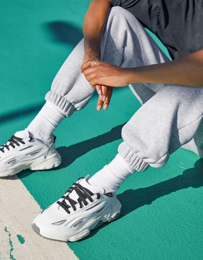 商品Adidas|adidas Originals Ozweego Celox trainers in white with contrast laces,价格¥875,第1张图片