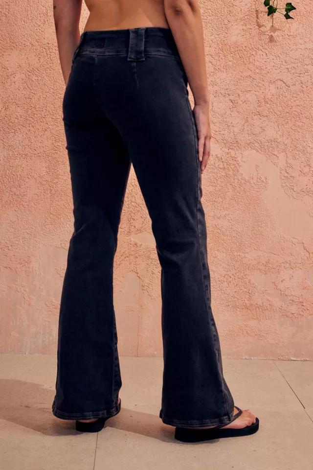 商品BDG|BDG Recycled Missy Low-Rise Black Flare Jean,价格¥588,第5张图片详细描述