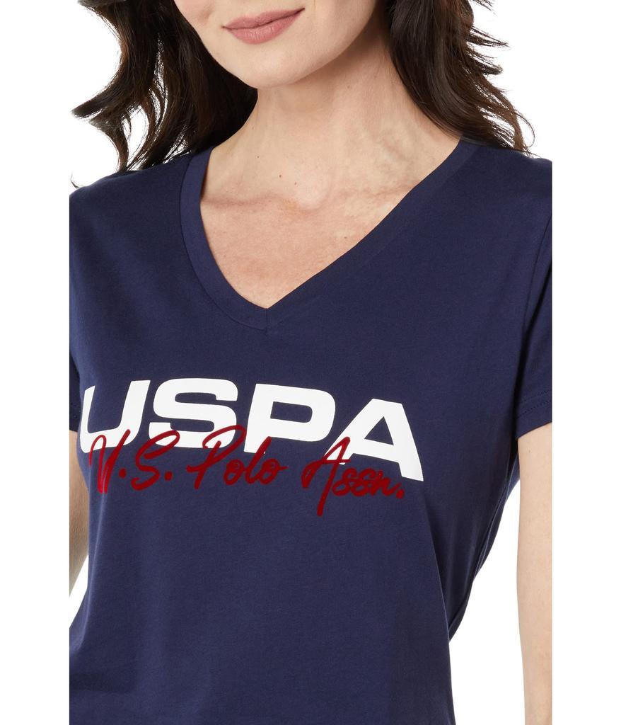 商品U.S. POLO ASSN.|V-Neck Flag in USPA/Cursive Graphic Tee,价格¥83,第5张图片详细描述