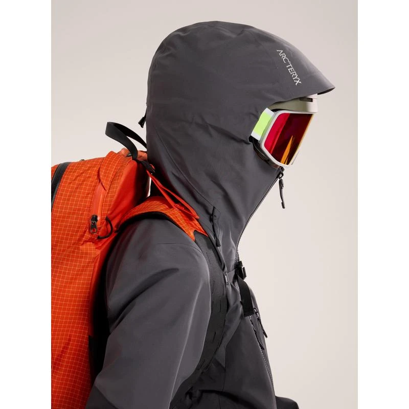 商品Arc'teryx|Arcteryx始祖鸟Rush系列女士石墨灰/黑色GORE‑TEX防风夹克,价格¥5442 描述