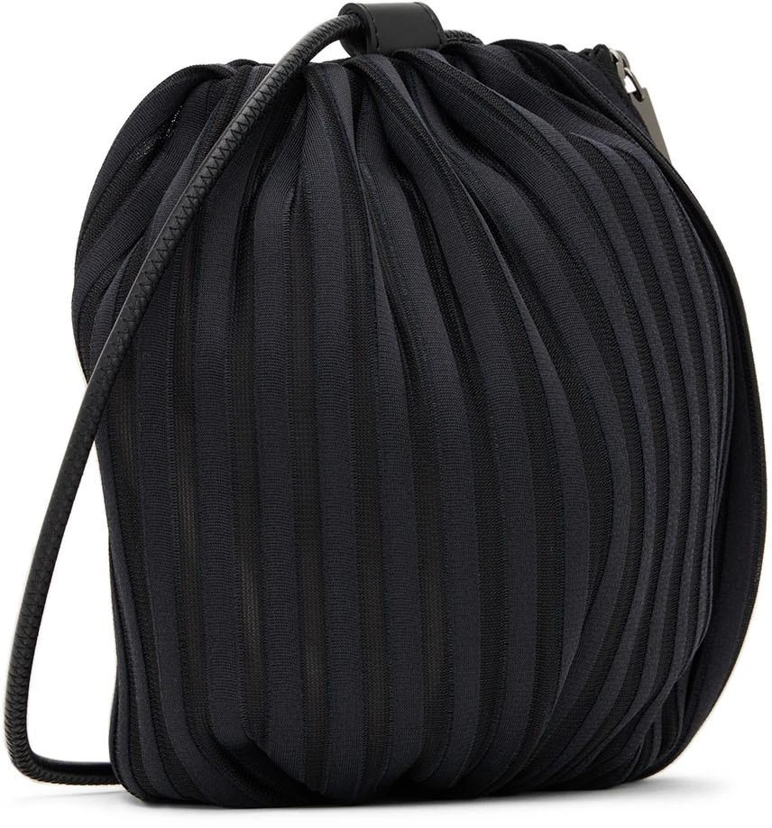 商品Issey Miyake|Black Linear Knit Shoulder Bag,价格¥1915,第3张图片详细描述