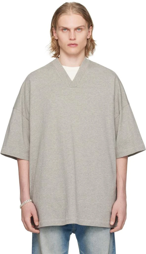 商品Essentials|Gray V-Neck T-Shirt,价格¥332,第1张图片