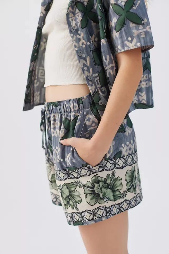 商品Urban Renewal|Urban Renewal Remnants Printed Souvenir Shirt & Short 2-Piece Set,价格¥75,第4张图片详细描述
