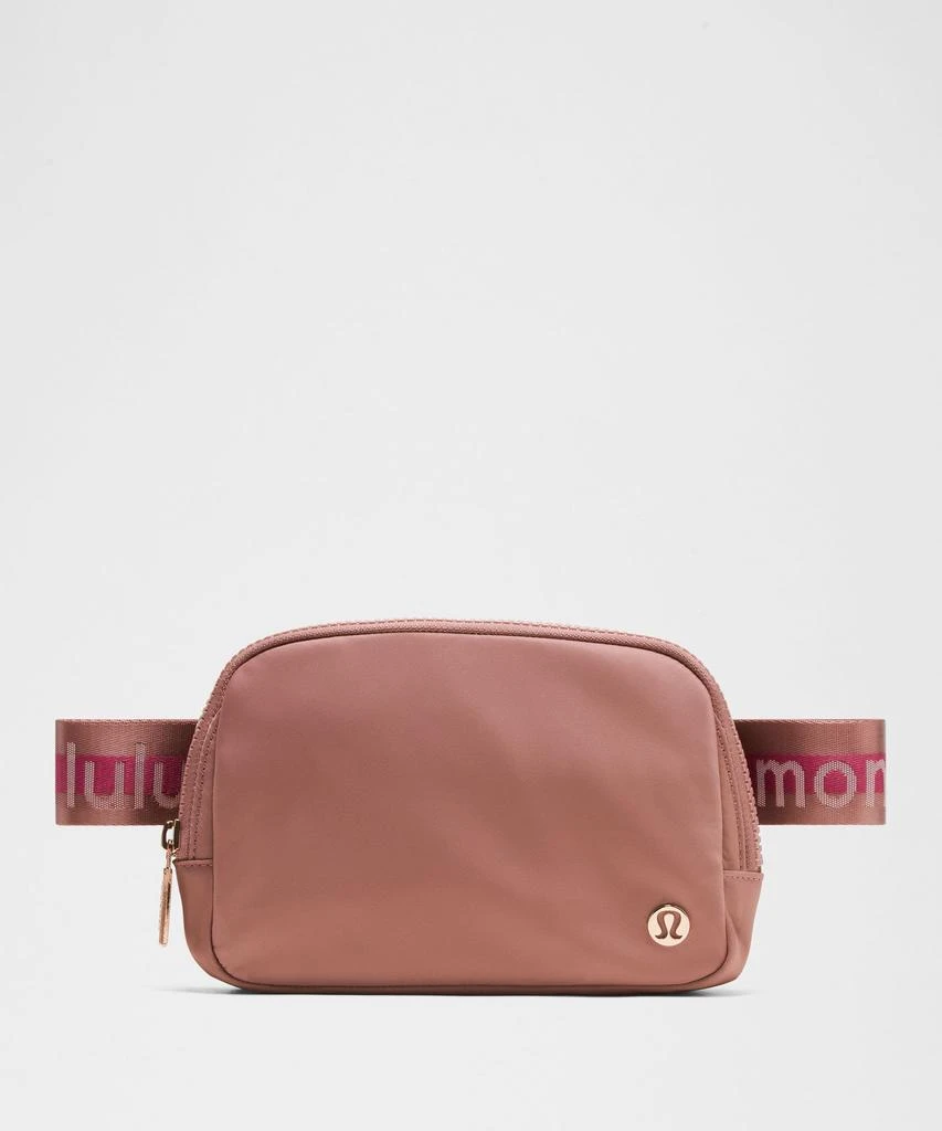 Everywhere Belt Bag 1L *Wordmark 商品