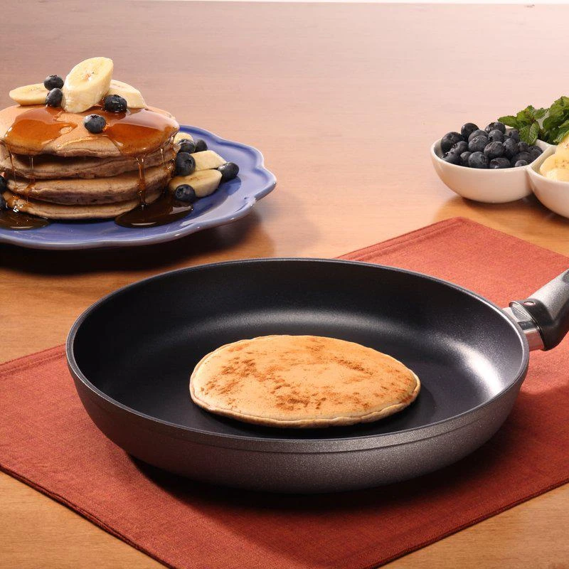 商品Swiss Diamond|Nonstick Fry Pan with Lid, 9.5 Inch,价格¥972,第2张图片详细描述