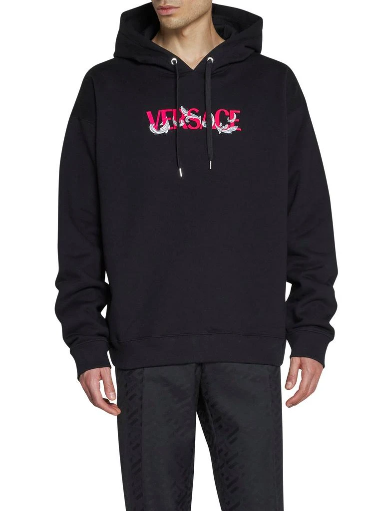 商品Versace|Versace Logo Embroidered Long Sleeved Hoodie,价格¥2781,第2张图片详细描述