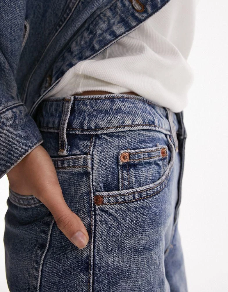商品Topshop|Topshop mid rise straight jeans with raw hem in mid blue,价格¥285,第5张图片详细描述