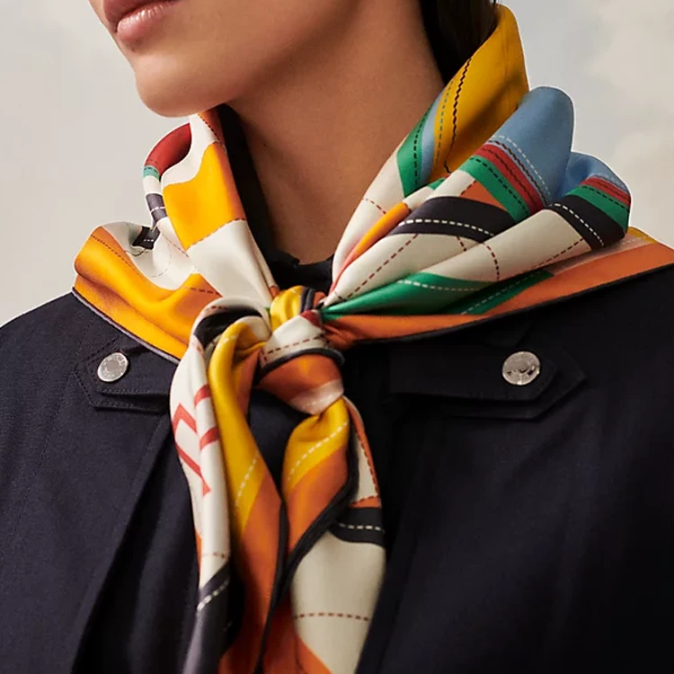 商品[国内直发] Hermes|爱马仕 马鞍垫 卷边斜纹 丝巾 女款 多色,价格¥3897,第6张图片详细描述