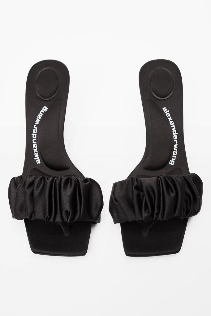 商品Alexander Wang|JESSIE SCRUNCHIE SLIDE SANDAL IN SATIN,价格¥2070,第4张图片详细描述