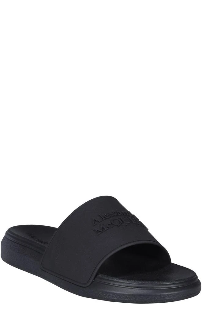商品Alexander McQueen|Alexander McQueen Logo Embossed Slides,价格¥2109,第2张图片详细描述