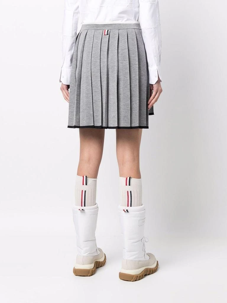 商品Thom Browne|THOM BROWNE WOMEN THIGH LENGTH PLEATED SKIRT W/ CONTRAST TIPPING IN MILANO STITCH 14GG SUSTAINABLE MERINO WOOL,价格¥2572,第2张图片详细描述