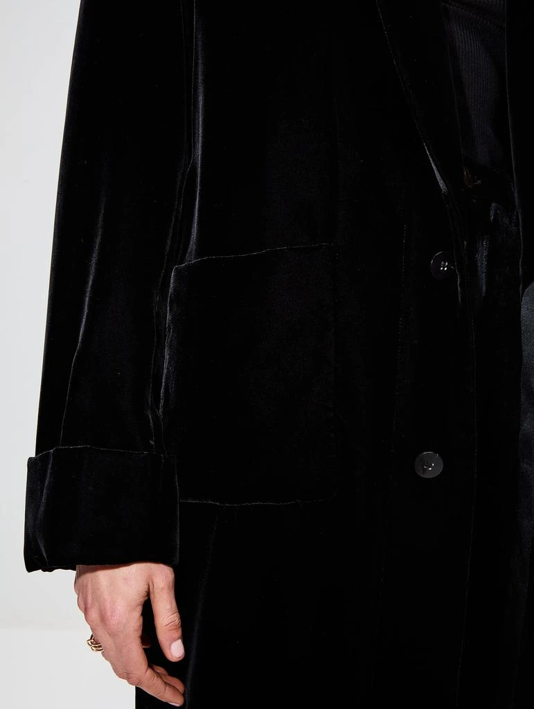 商品Yves Saint Laurent|Velvet Long Belted Coat,价格¥32106,第5张图片详细描述