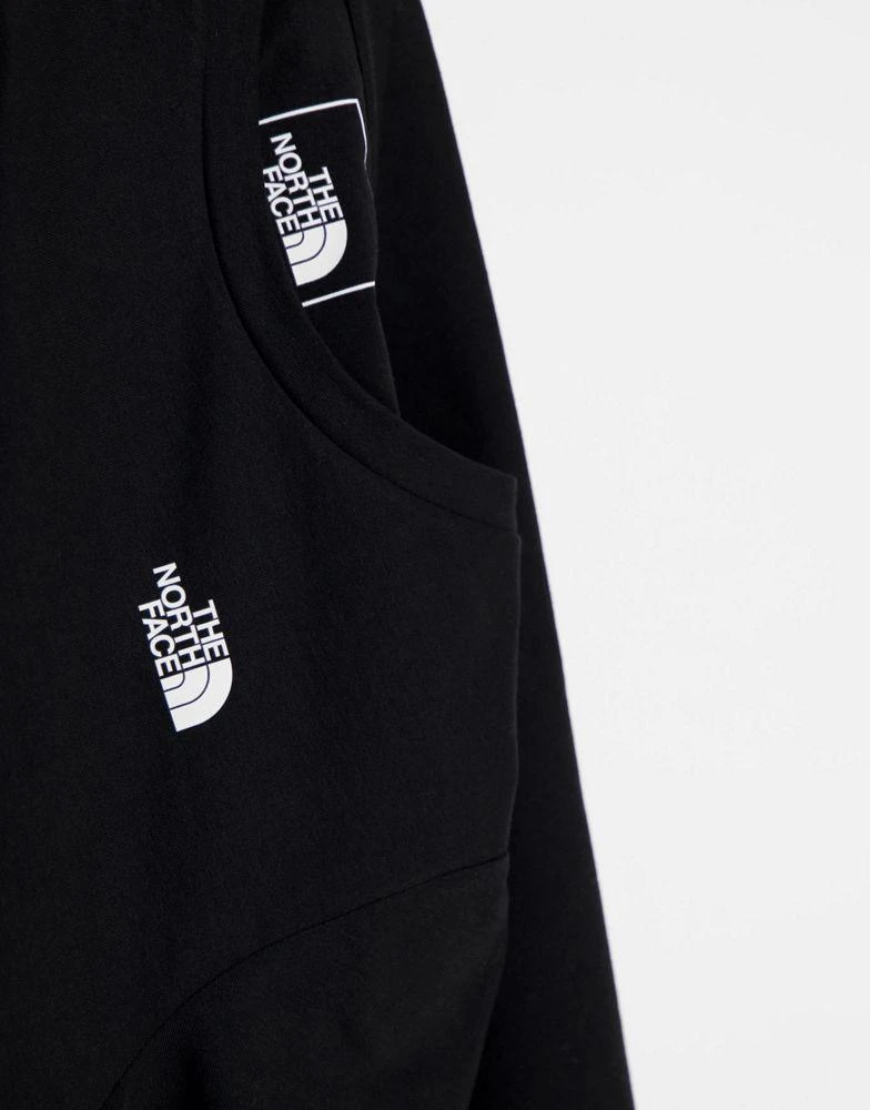 商品The North Face|The North Face Seasonal long sleeve t-shirt in black,价格¥160,第4张图片详细描述