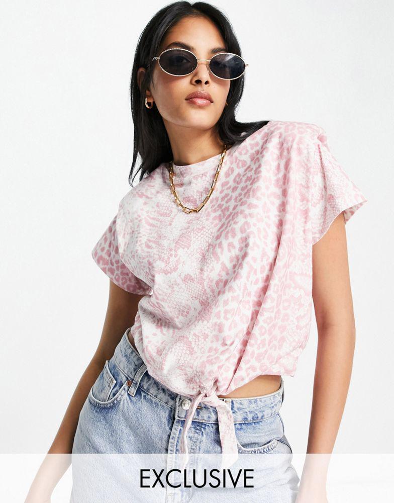 商品ALL SAINTS|Allsaints x ASOS exclusive Coni crop tied tee in pink,价格¥159,第1张图片