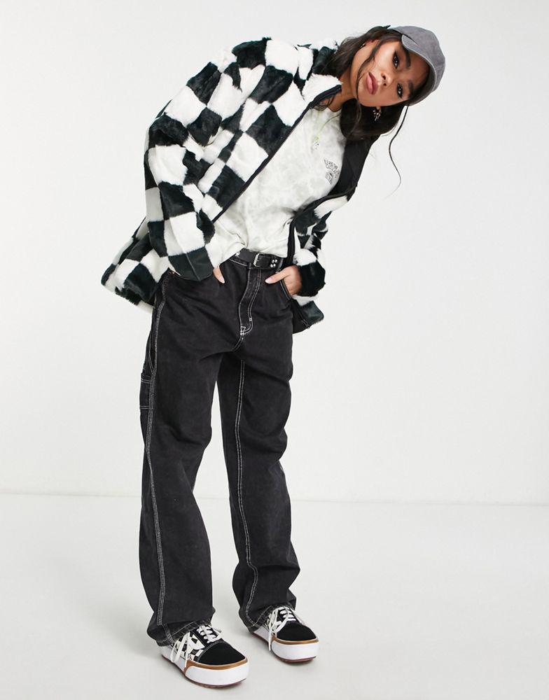 Vans Natalie funnel neck puffer jacket in black/white checkerboard商品第1张图片规格展示