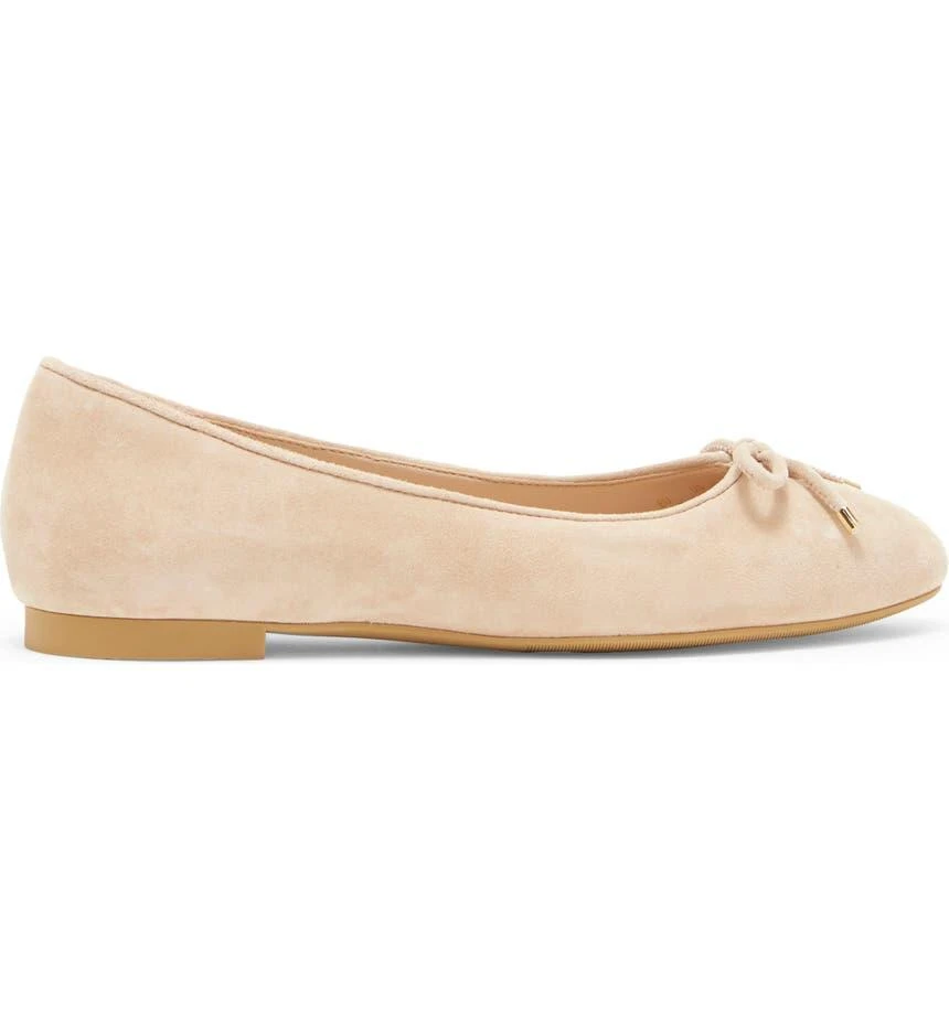 商品Stuart Weitzman|Gabby Leather Ballet Flat - Multiple Widths Available,价格¥1281,第3张图片详细描述