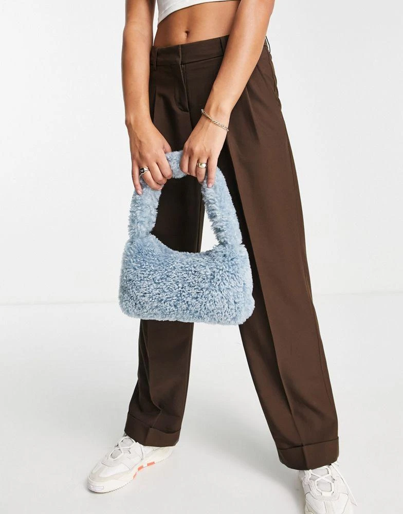 商品ASOS|ASOS DESIGN curved 90s shoulder bag in blue faux fur ,价格¥77,第1张图片