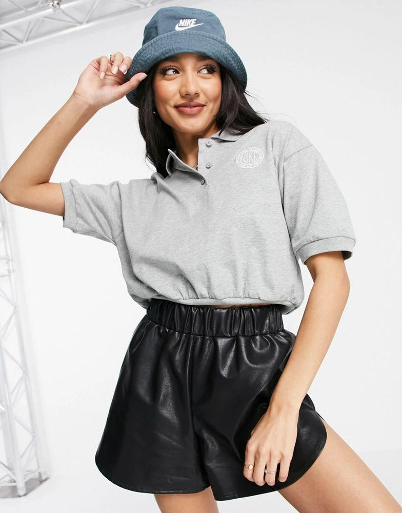 商品NIKE|Nike cropped polo t-shirt in grey,价格¥157,第4张图片详细描述