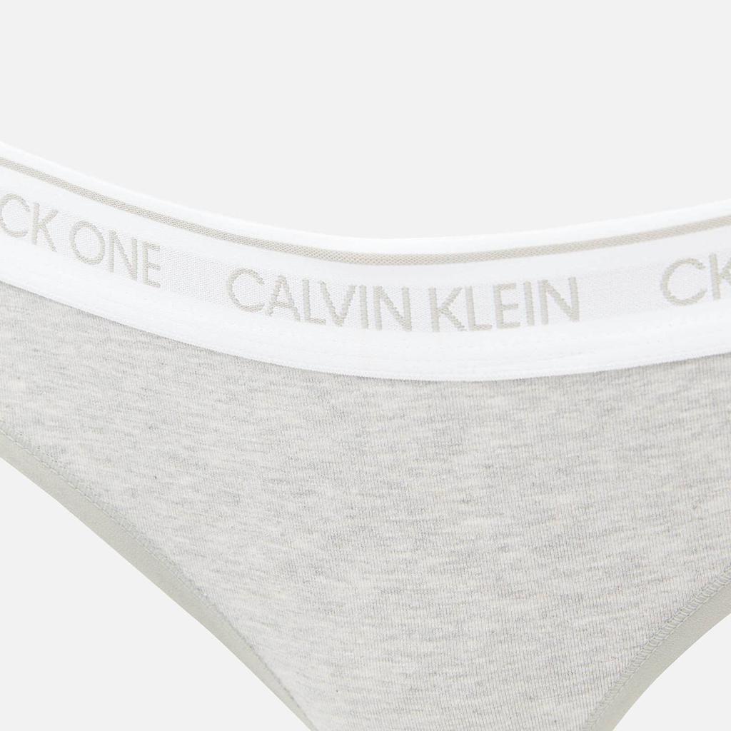 商品Calvin Klein|Calvin Klein Women's New Ck One Thong - Grey Heather,价格¥147,第5张图片详细描述