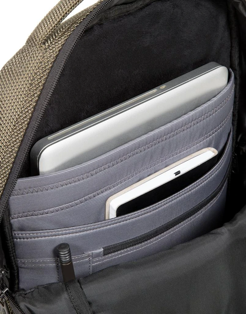 商品Eastpak|Backpacks,价格¥720,第3张图片详细描述