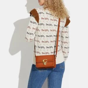 商品Coach|Coach Women's Embossed Croc Studio Shoulder Bag,价格¥2695,第2张图片详细描述
