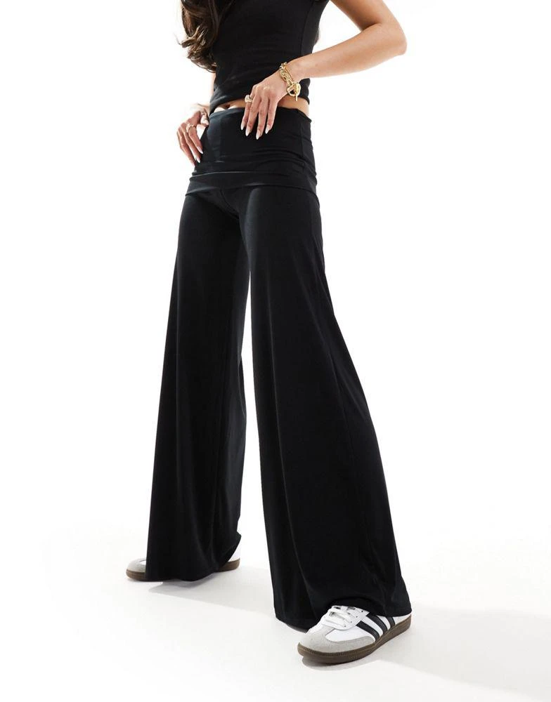 商品Stradivarius|Stradivarius folder over waist flare trouser in black,价格¥128,第1张图片