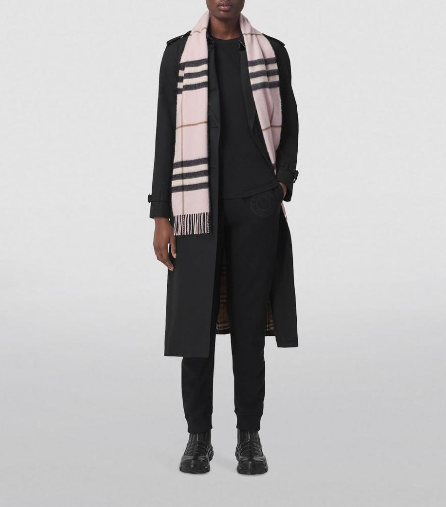 商品Burberry|The Classic Check Cashmere Scarf,价格¥3177,第7张图片详细描述