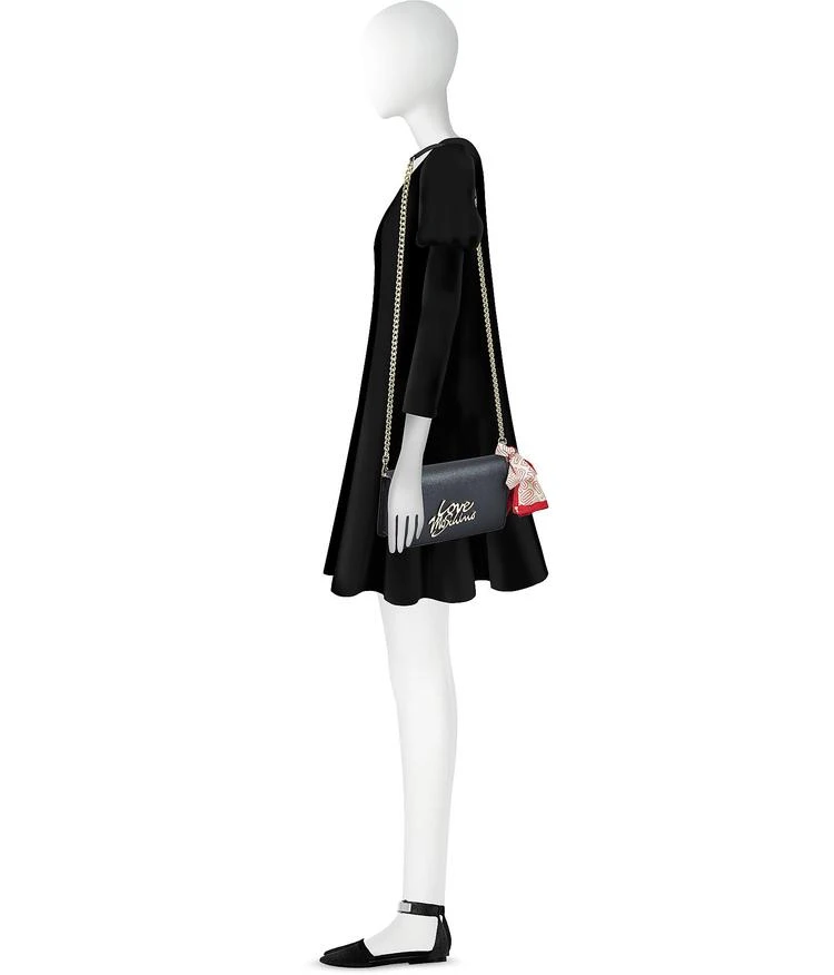 商品Moschino|Love Moschino 黑色Saffiano生态皮革手拿包配方巾,价格¥881,第3张图片详细描述