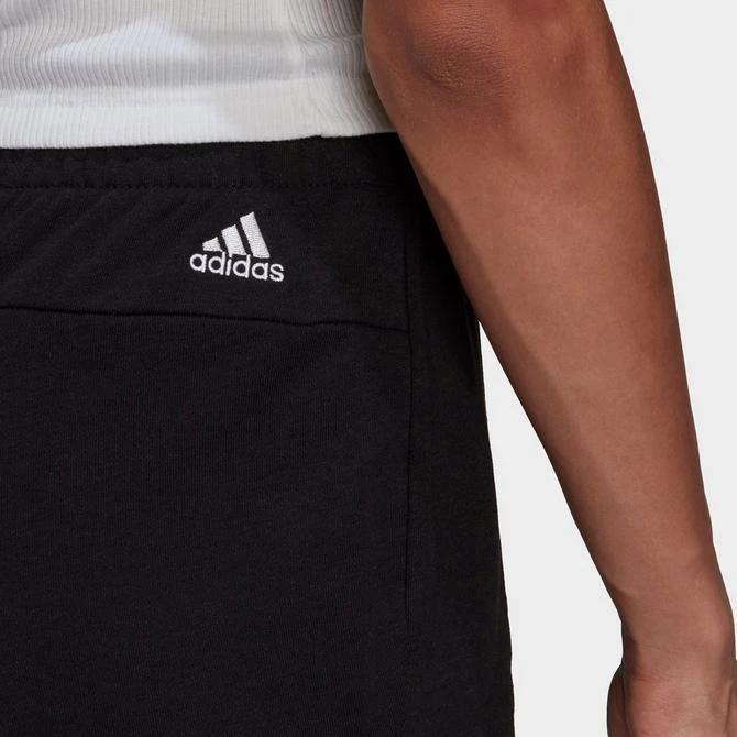 Women's adidas Essentials Slim Logo Shorts 商品