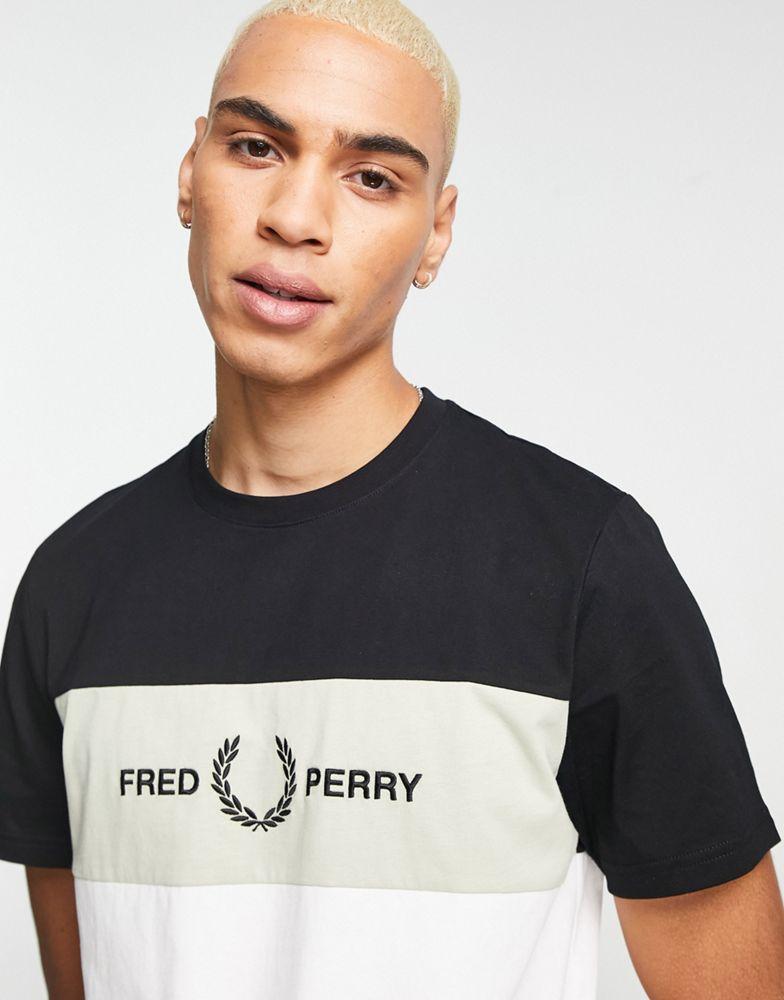 Fred Perry embroidered panel t-shirt in white商品第1张图片规格展示