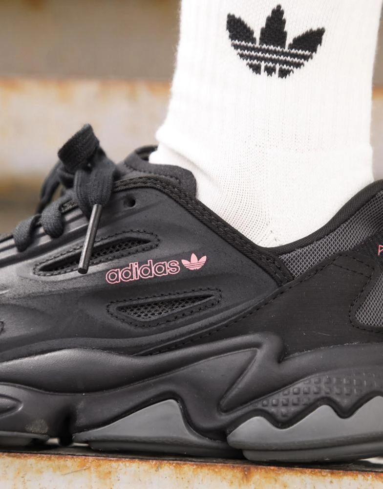 商品Adidas|adidas Originals Ozweego Celox trainers in black with pink details,价格¥871,第4张图片详细描述
