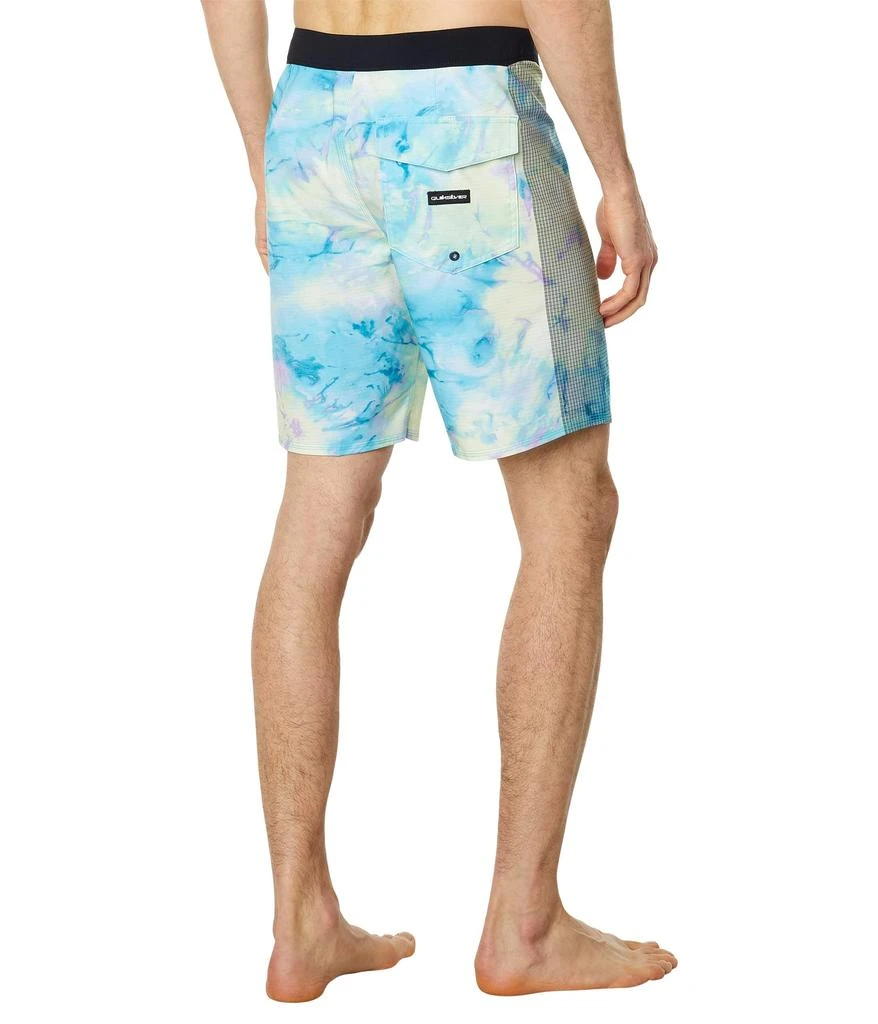 商品Quiksilver|Highlite Arch 19" Boardshorts,价格¥408,第2张图片详细描述