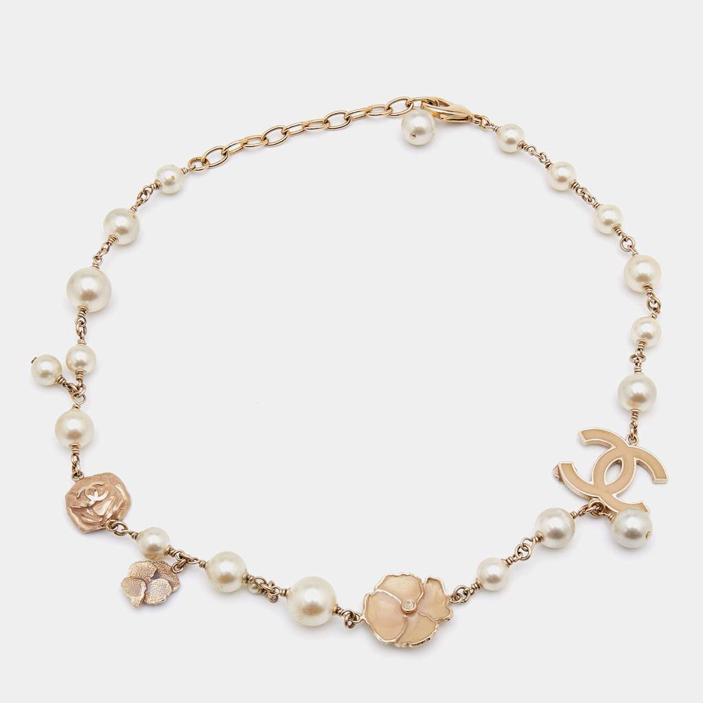 商品[二手商品] Chanel|Chanel Pale Gold Tone Camelia CC Charm Pearl Necklace,价格¥6862,第1张图片