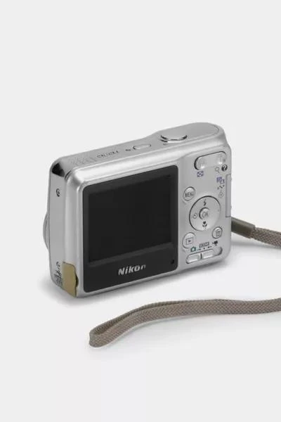 商品Retrospekt|Nikon Coolpix L4 Point and Shoot Digital Camera Refurbished by Retrospekt,价格¥1485,第3张图片详细描述