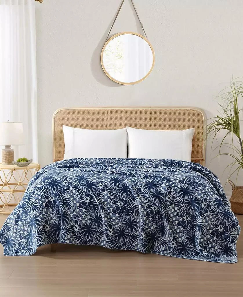CLOSEOUT! Lanikai Fronds Flannel Blanket 商品