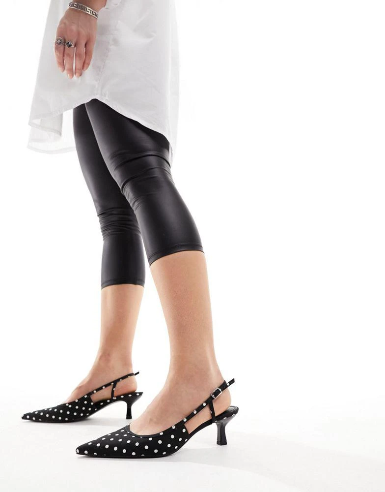 商品ASOS|ASOS DESIGN Wide Fit Strut slingback mid heeled shoes in polka dot,价格¥274,第4张图片详细描述