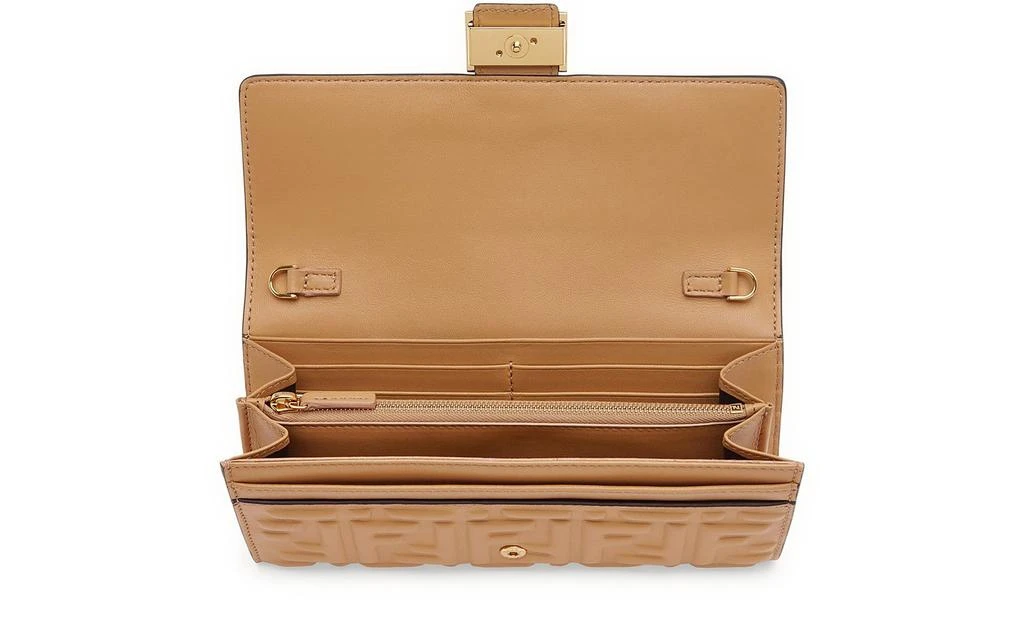 商品Fendi|链带长款皮夹,价格¥9022,第1张图片