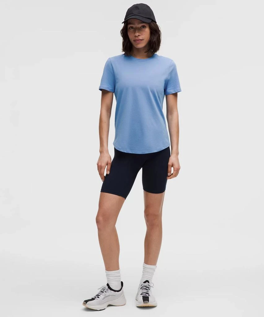 Love Curved-Hem Crewneck T-Shirt 商品