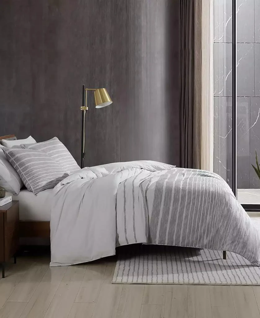 商品Kenneth Cole|CLOSEOUT! Abstract Stripe Comforter Set,价格¥939,第3张图片详细描述