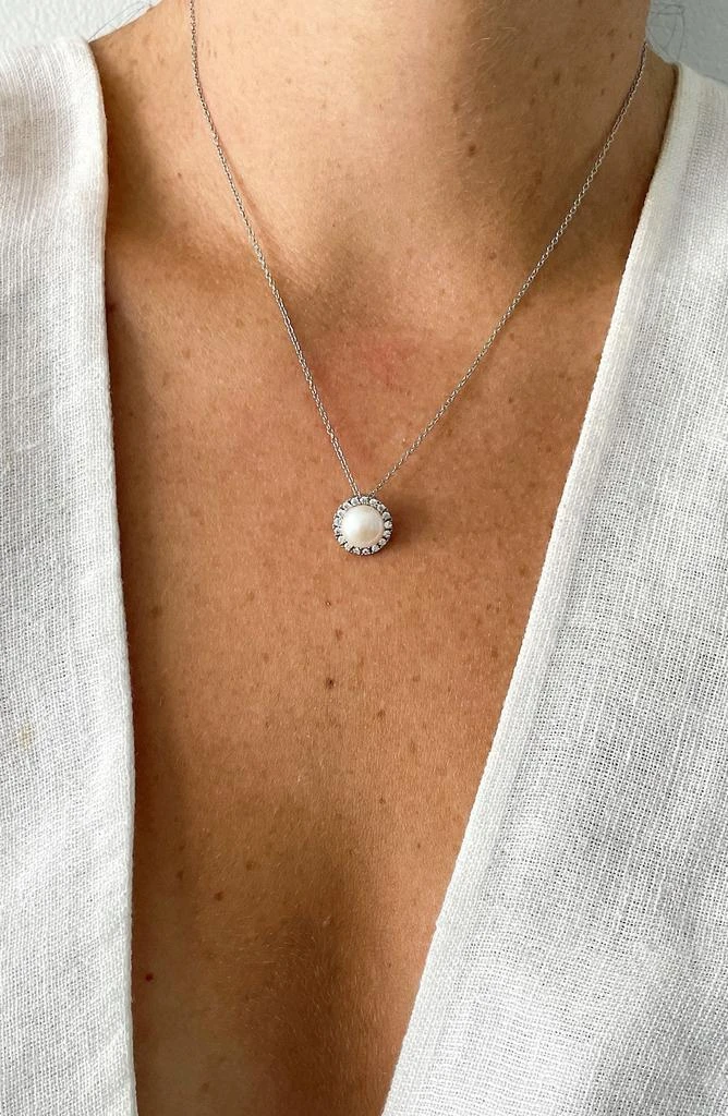 商品ADORNIA|Floating Freshwater Pearl & CZ Halo Necklace,价格¥167,第2张图片详细描述