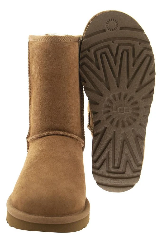 商品UGG|UGG CLASSIC SHORT II - Boots,价格¥1654,第5张图片详细描述