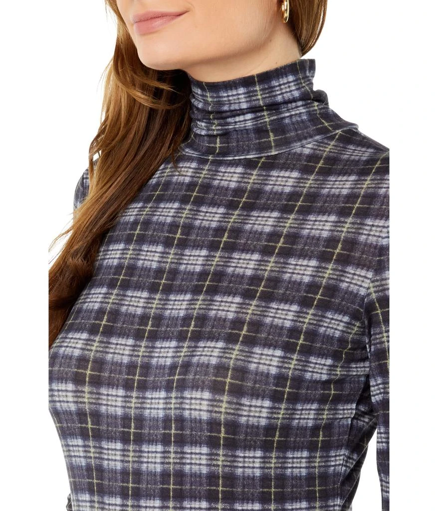 商品Vince|Plaid Printed Long Sleeve Turtleneck Top,价格¥1056,第3张图片详细描述