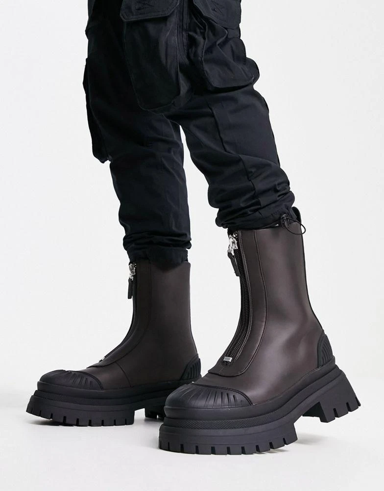 商品ASOS|ASOS DESIGN zip front chelsea boot in brown faux leather with black chunky sole,价格¥341,第4张图片详细描述