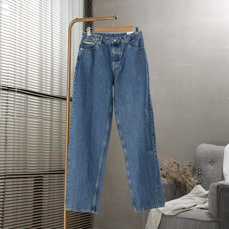 Calvin Klein/CK 女士浅蓝色门襟扣洞款牛仔直筒裤  商品